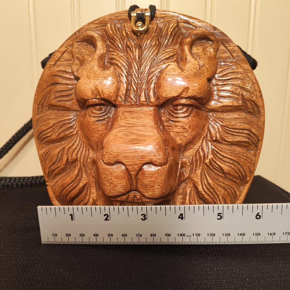 Vintage Hand-Carved Acacia Wood Lion Head Shoulder Bag from Timmy Woods Collecti - Picture 10 of 10
